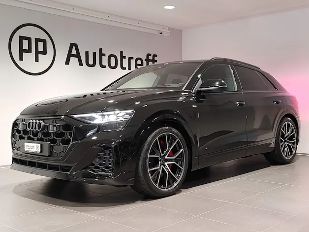Audi Q8 SUV TFSI e quattro 290 kW Attraction tiptronic
