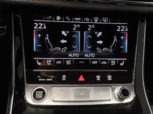 Audi Q8 SUV TFSI e quattro 290 kW Attraction tiptronic