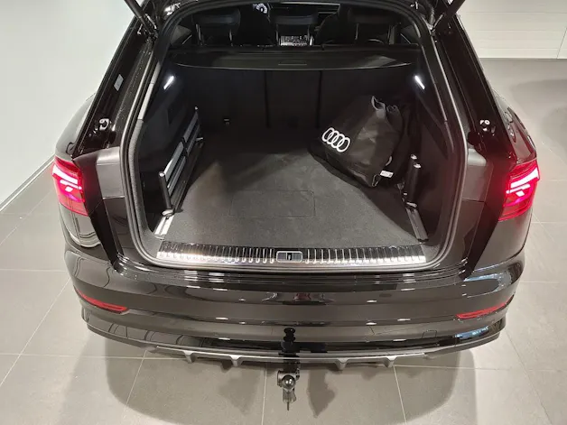 Audi Q8 SUV TFSI e quattro 290 kW Attraction tiptronic