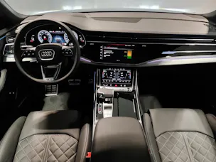 Audi Q8 SUV TFSI e quattro 290 kW Attraction tiptronic