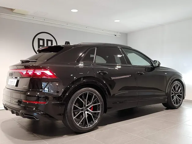 Audi Q8 SUV TFSI e quattro 290 kW Attraction tiptronic