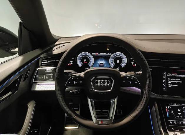 Audi Q8 SUV TFSI e quattro 290 kW Attraction tiptronic