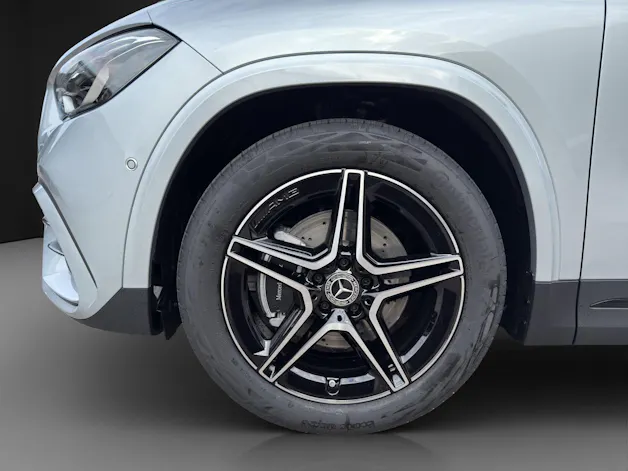Mercedes-Benz GLA 200 7G-DCT Night Star