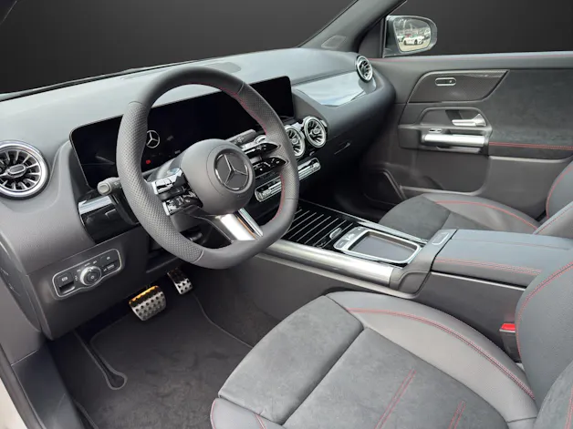 Mercedes-Benz GLA 200 7G-DCT Night Star