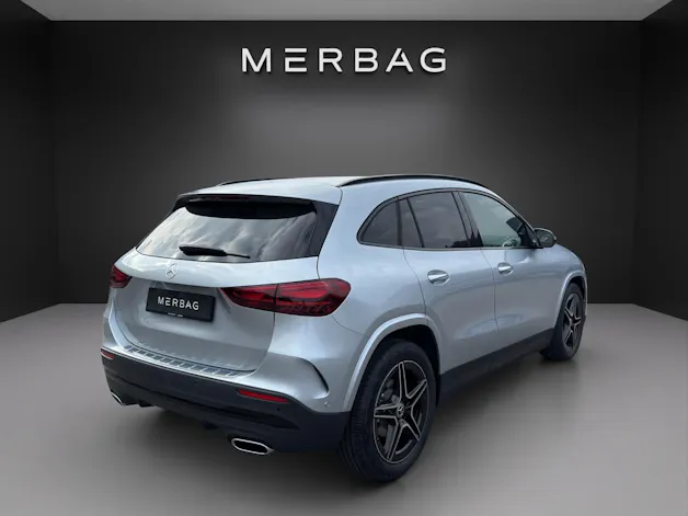 Mercedes-Benz GLA 200 7G-DCT Night Star