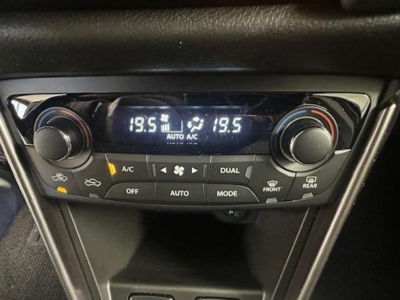 Vehicle image 10 Vehicle image 10