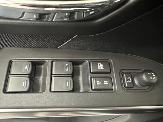 Vehicle image 5 Vehicle image 5