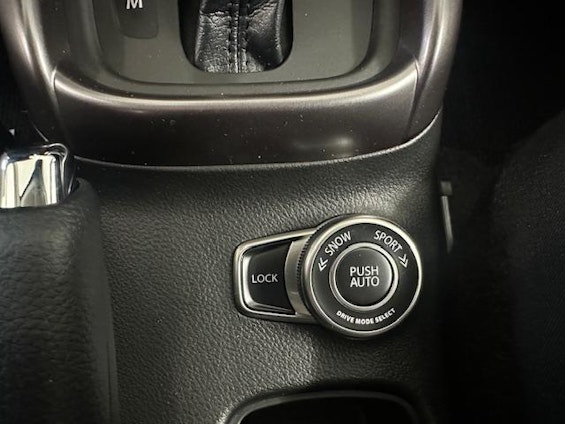 Vehicle image 8 Vehicle image 8