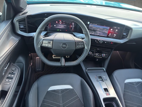 Vehicle image 13 Vehicle image 13