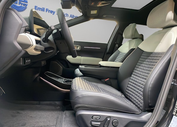 Vehicle image 7 Vehicle image 7