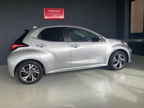 Vehicle image 9 Vehicle image 9