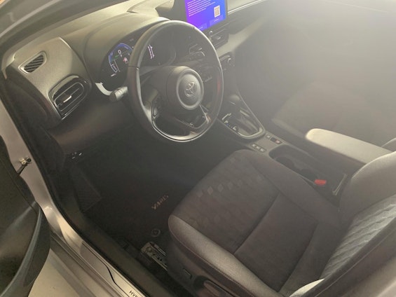 Vehicle image 13 Vehicle image 13