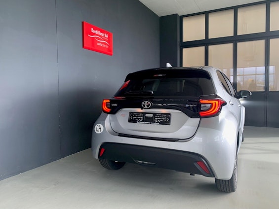 Vehicle image 10 Vehicle image 10