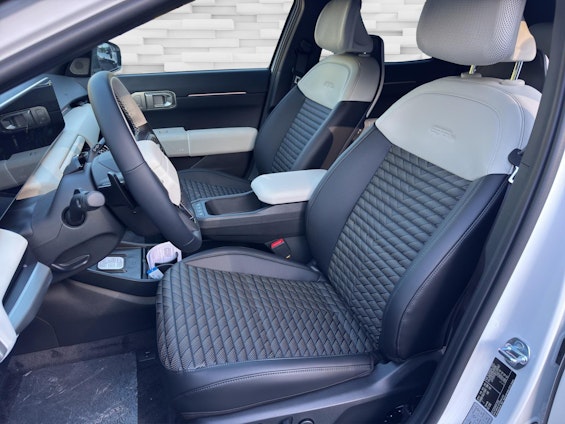 Vehicle image 4 Vehicle image 4