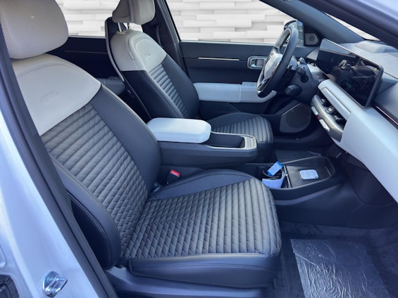 Vehicle image 7 Vehicle image 7