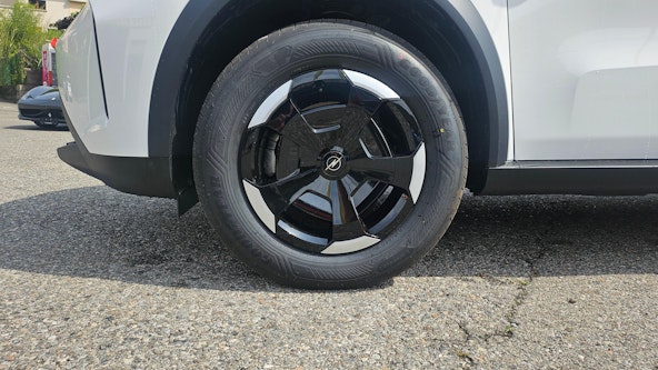 Vehicle image 8 Vehicle image 8