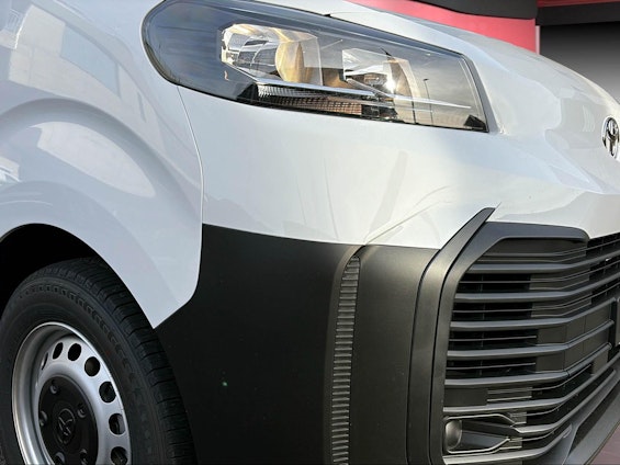 Vehicle image 9 Vehicle image 9