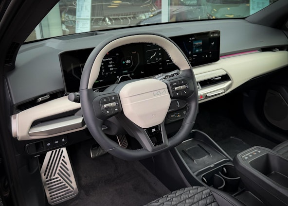 Vehicle image 5 Vehicle image 5