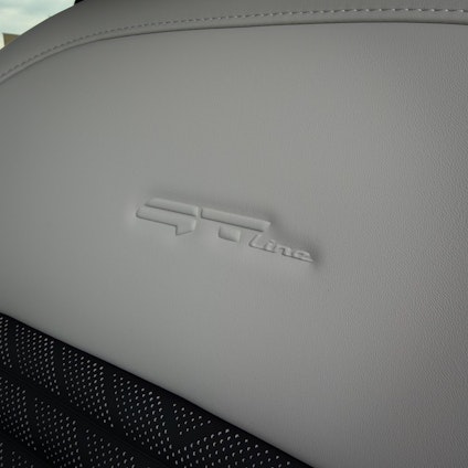 Vehicle image 14 Vehicle image 14