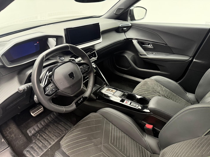 Vehicle image PEUGEOT 2008