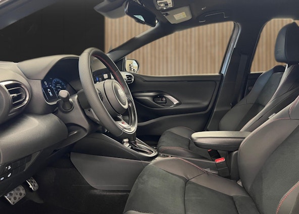 Vehicle image 10 Vehicle image 10