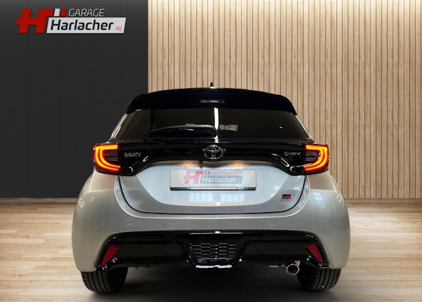 Vehicle image 5 Vehicle image 5