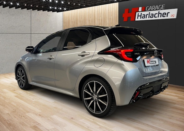 Vehicle image 6 Vehicle image 6