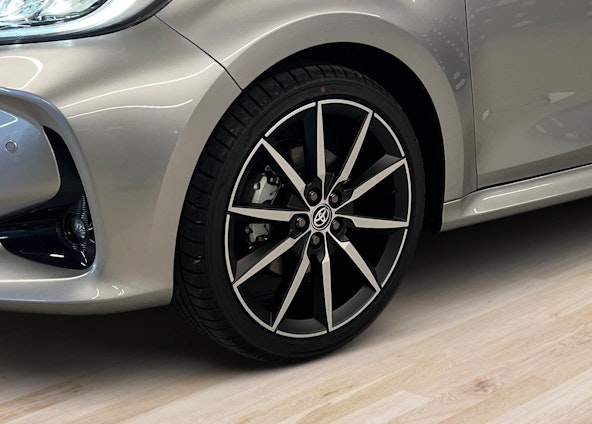 Vehicle image 9 Vehicle image 9