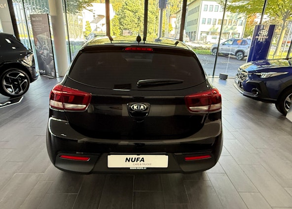 Vehicle image 5 Vehicle image 5