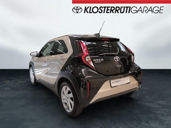 Vehicle image 3 Vehicle image 3