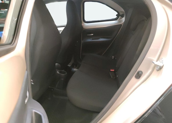 Vehicle image 15 Vehicle image 15