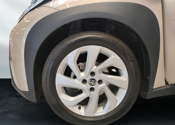 Vehicle image 16 Vehicle image 16