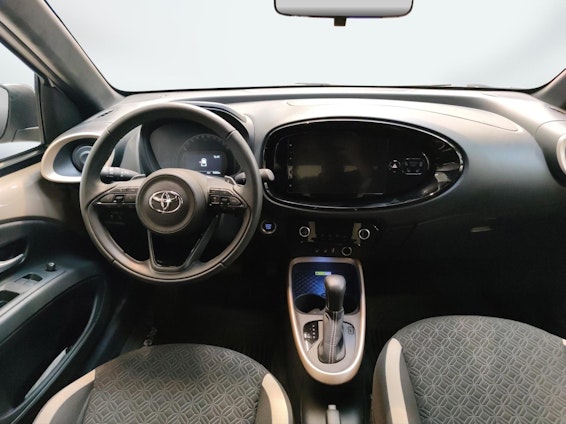 Vehicle image 9 Vehicle image 9