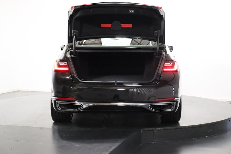 Vehicle image BMW 7 SERIES