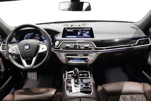 Vehicle image BMW 745Le xDrive SAG