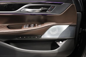 Vehicle image BMW 745Le xDrive SAG