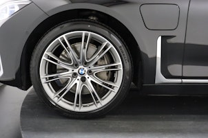 Vehicle image BMW 745Le xDrive SAG