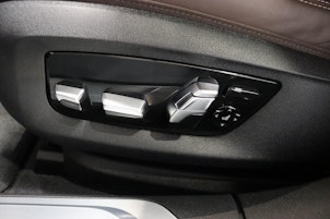 Vehicle image BMW 745Le xDrive SAG