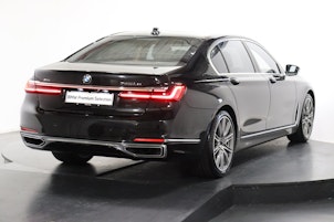 Vehicle image BMW 745Le xDrive SAG