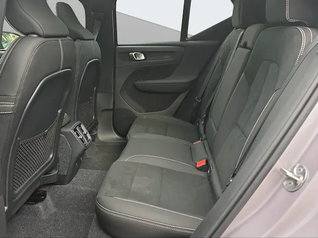 Volvo XC40 B4 Benzin Mild Hybrid Ultra Dark DCT