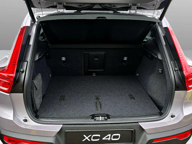 Volvo XC40 B4 Benzin Mild Hybrid Ultra Dark DCT