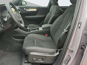 Volvo XC40 B4 Benzin Mild Hybrid Ultra Dark DCT