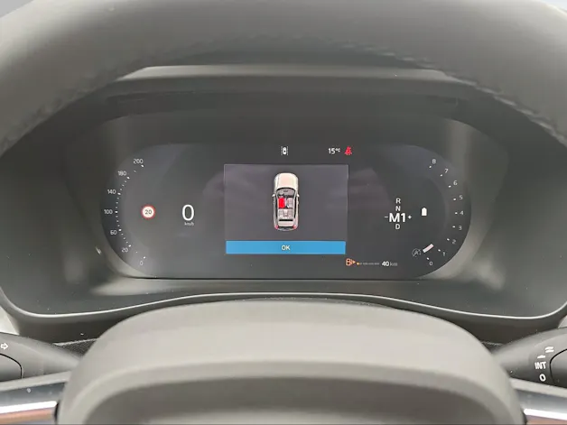 Volvo XC40 B4 Benzin Mild Hybrid Ultra Dark DCT