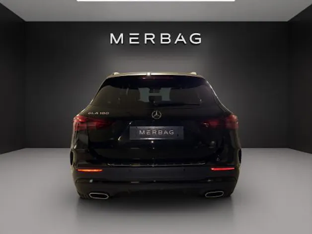 Mercedes-Benz GLA 180 7G-DCT