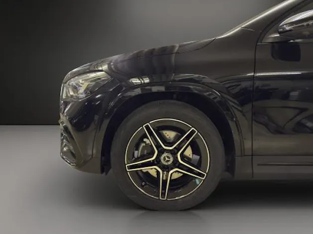 Mercedes-Benz GLA 180 7G-DCT