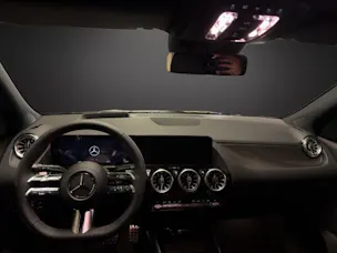 Mercedes-Benz GLA 180 7G-DCT
