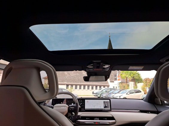 Vehicle image 9 Vehicle image 9