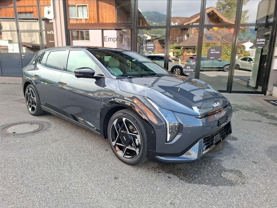 First vehicle image First vehicle image