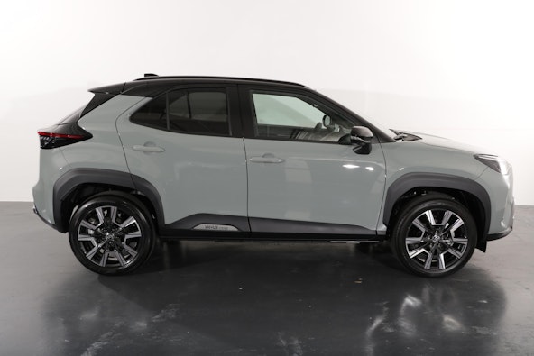 Vehicle image 13