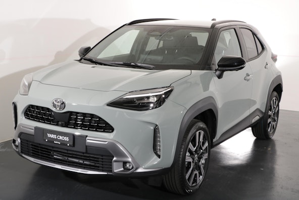 First vehicle image